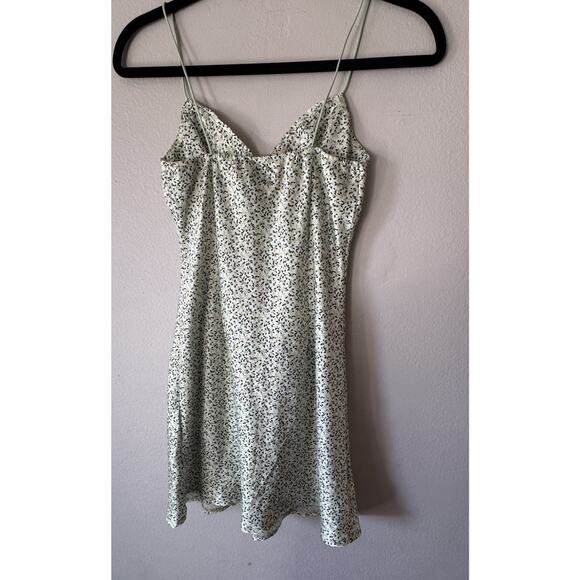 Princess Polly Floral Satin Slip Dress Size 2 Light Green Slit Party Boho Glam - Picture 3 of 8